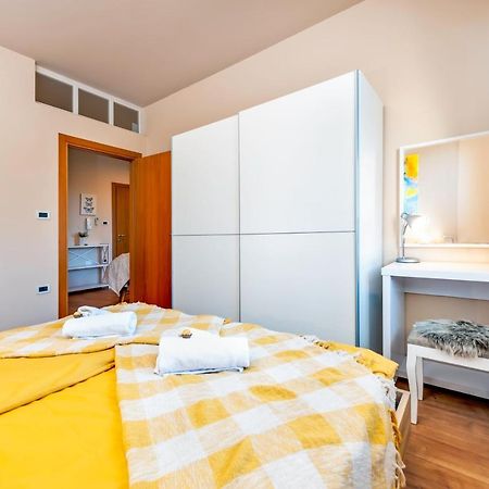 Room And Apartments Antea Ровінь Екстер'єр фото