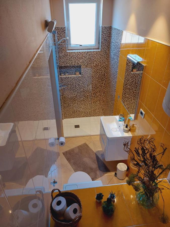 Room And Apartments Antea Ровінь Екстер'єр фото