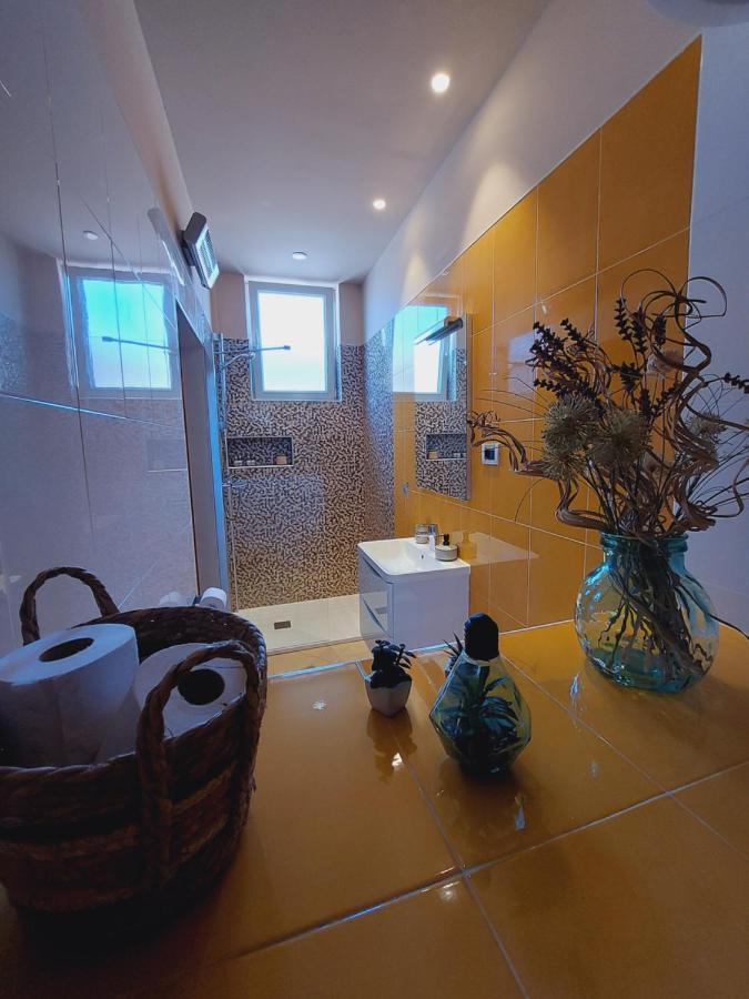 Room And Apartments Antea Ровінь Екстер'єр фото