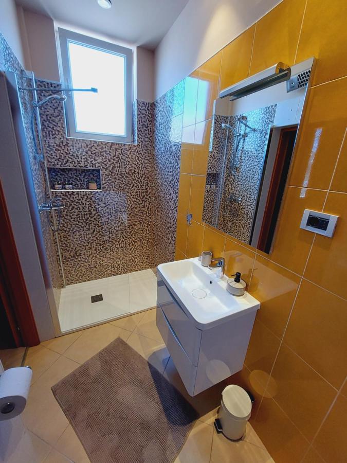 Room And Apartments Antea Ровінь Екстер'єр фото