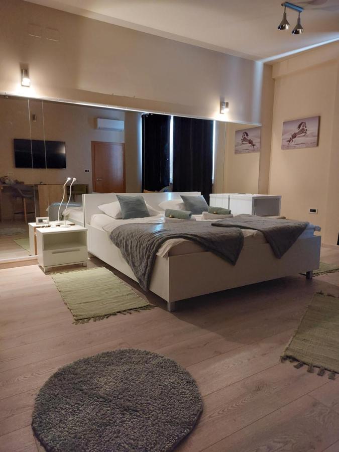 Room And Apartments Antea Ровінь Екстер'єр фото