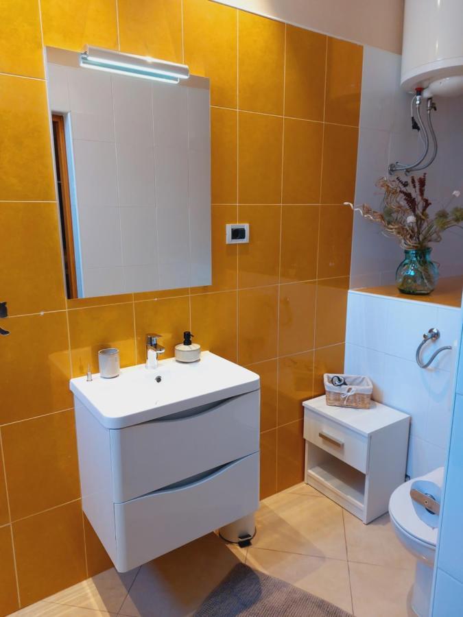 Room And Apartments Antea Ровінь Екстер'єр фото