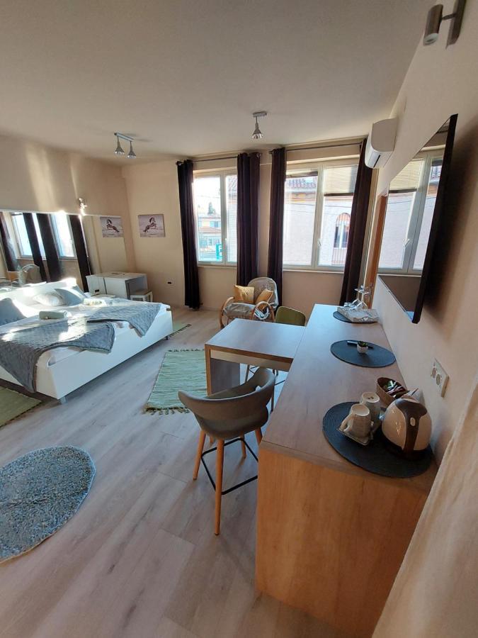 Room And Apartments Antea Ровінь Екстер'єр фото