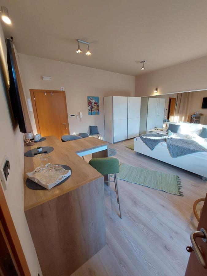 Room And Apartments Antea Ровінь Екстер'єр фото