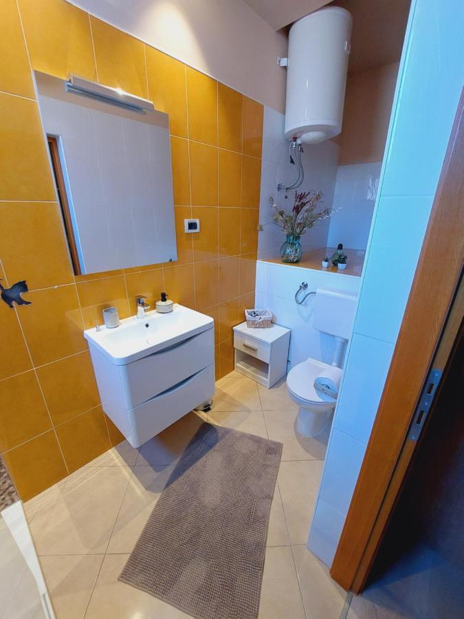 Room And Apartments Antea Ровінь Екстер'єр фото